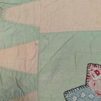 Ca. 1920 Dresden Plate Patchwork Quilt. 84 x 68 Inches #23