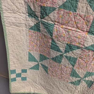 Ca. 1947 Pin-Wheel Patchwork Quilt 82 x 68 Inches #27