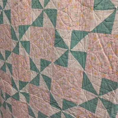 Ca. 1947 Pin-Wheel Patchwork Quilt 82 x 68 Inches #27
