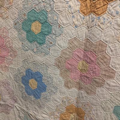 Grandmother's Flower Garden Design Quilt Pastel Prints 84 x 76 Inches #28