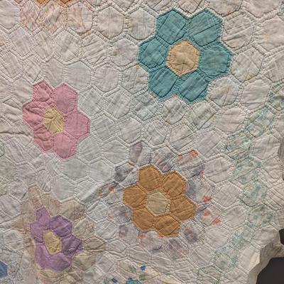 Grandmother's Flower Garden Design Quilt Pastel Prints 84 x 76 Inches #28