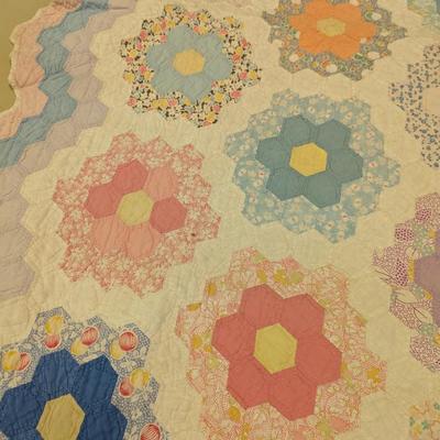 Ca. 1920 Grandmother's Flower Garden Quilt Hexagonal-Shaped Small Blocks 82 x 70 Inches #29