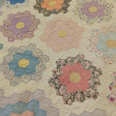 Ca. 1920 Grandmother's Flower Garden Quilt Hexagonal-Shaped Small Blocks 82 x 70 Inches #29