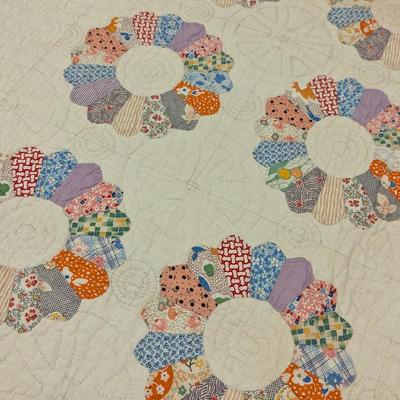 Ca. 1942 Dresden Plate Design Patchwork Quilt 48 Dresden Plates 78 x 70 Inches #36