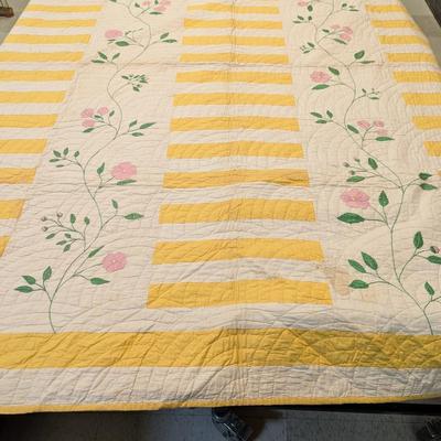 Ca. 1893 Embroidered Quilt Two Rows Of Embroidered Flowers Buds Stems & Leaves 86 x 80 Inches #38