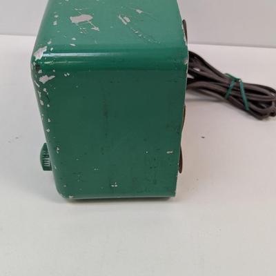 Montgomery Ward Airline Green Radio Model 84KR 1520A