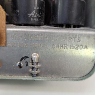 Montgomery Ward Airline Green Radio Model 84KR 1520A