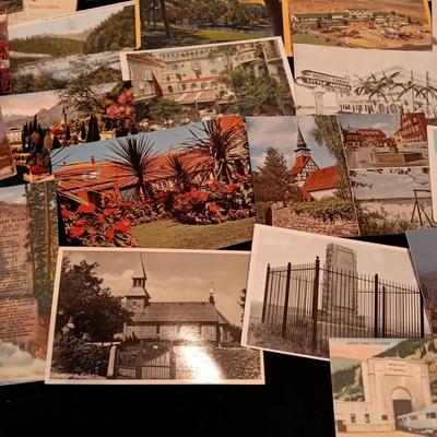 AN ASSORTMENT OF POSTCARDS