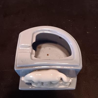 3 GLAZED BISQUE DOGS PLAYING CARDS TOOTHBRUSH HOLDER AND A PORCELAIN ASHTRAY