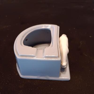3 GLAZED BISQUE DOGS PLAYING CARDS TOOTHBRUSH HOLDER AND A PORCELAIN ASHTRAY