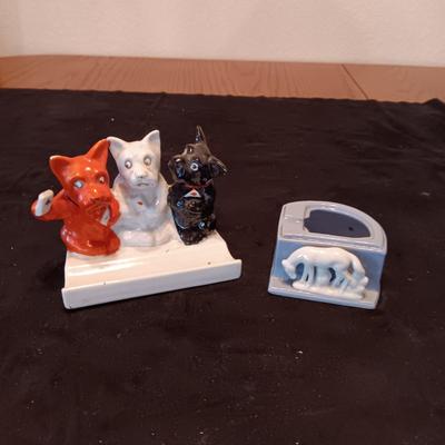 3 GLAZED BISQUE DOGS PLAYING CARDS TOOTHBRUSH HOLDER AND A PORCELAIN ASHTRAY