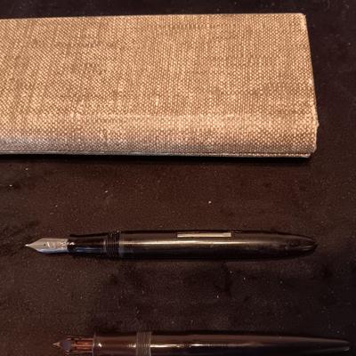 SHEAFFER FOUNTAIN PEN AND PENCIL SET PLUS A VENUS FOUNTAIN PEN