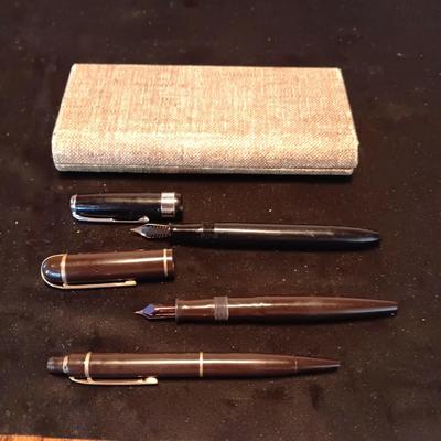 SHEAFFER FOUNTAIN PEN AND PENCIL SET PLUS A VENUS FOUNTAIN PEN