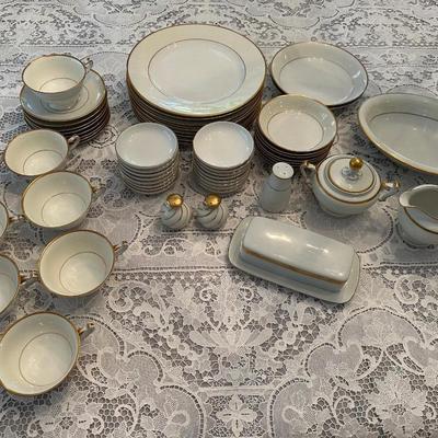 GOLD RIM CHINA LOT