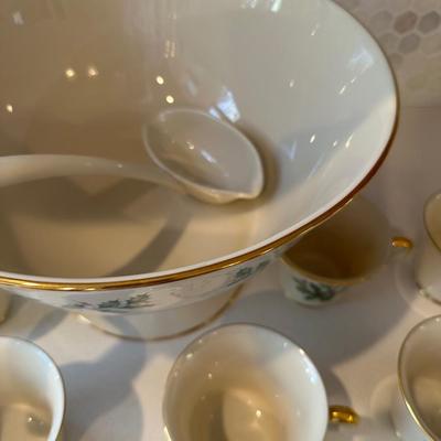 LENOX HOLIDAY PUNCH BOWL SET
