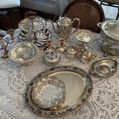 LARGE SILVERPLATE SERVING LOT