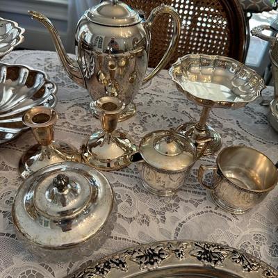 LARGE SILVERPLATE SERVING LOT