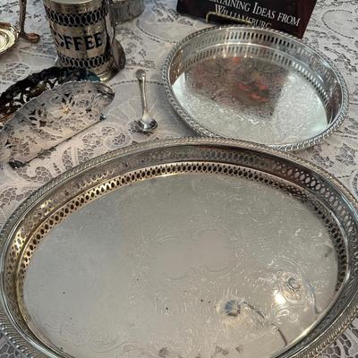 MISC SILVERPLATE SERVING LOT