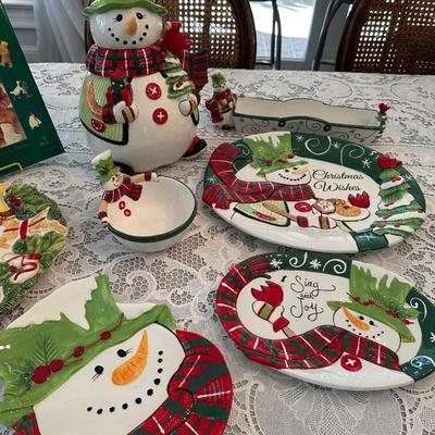 CHRISTMAS SERVING LOT