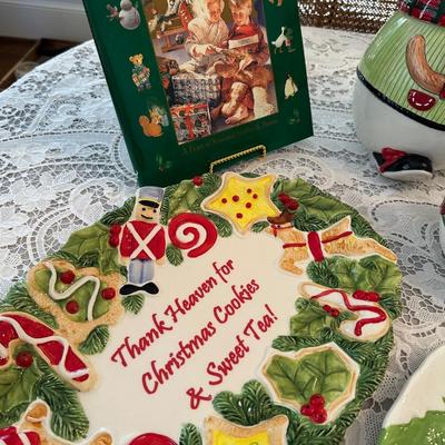 CHRISTMAS SERVING LOT