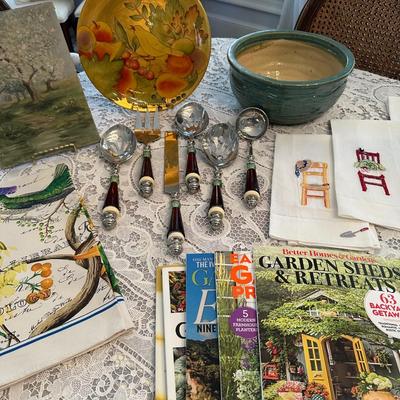 LENOX HOLIDAY GATHERING & MORE LOT