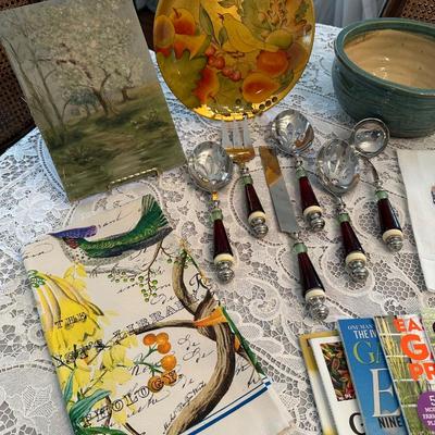 LENOX HOLIDAY GATHERING & MORE LOT