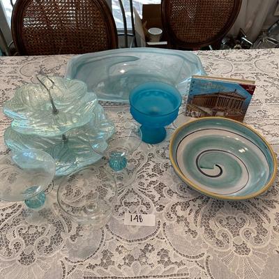 BLUE SERVING HOME DÉCOR LOT