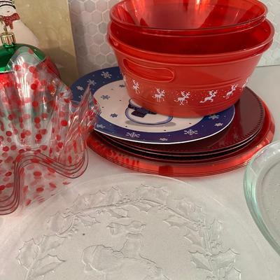 CHRISTMAS SERVING LOT