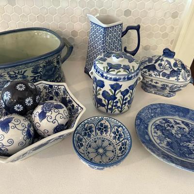 BLUE WHITE DÉCOR LOT