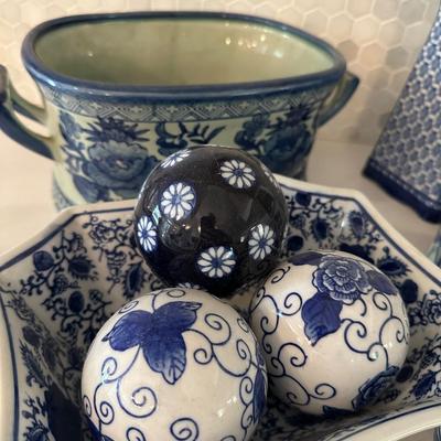 BLUE WHITE DÉCOR LOT