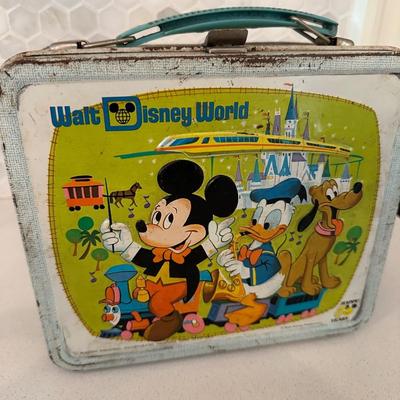 VINTAGE WALT DISNEY LUNCH BOX