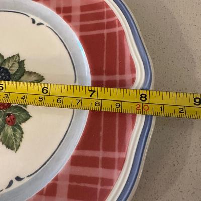 VILLEROY AND BOCH COTTAGE PLATE SET