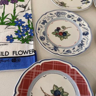 VILLEROY AND BOCH COTTAGE PLATE SET