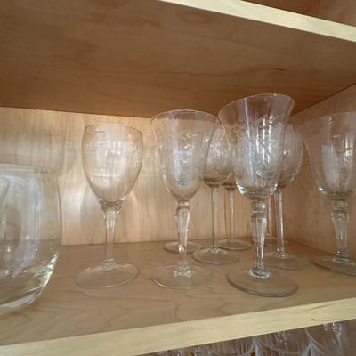 CLEAR STEMWARE LOT