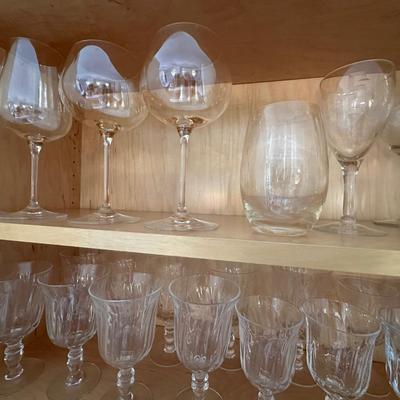 CLEAR STEMWARE LOT