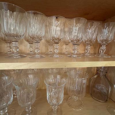 CLEAR STEMWARE LOT