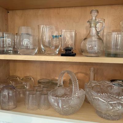 CLEAR GLASSWARE LOT