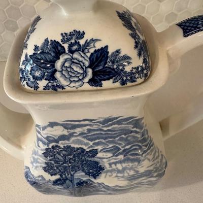 ROYAL WARWICK BLUE WHITE PITCHER