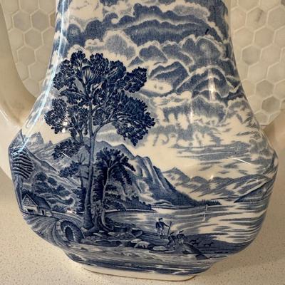 ROYAL WARWICK BLUE WHITE PITCHER