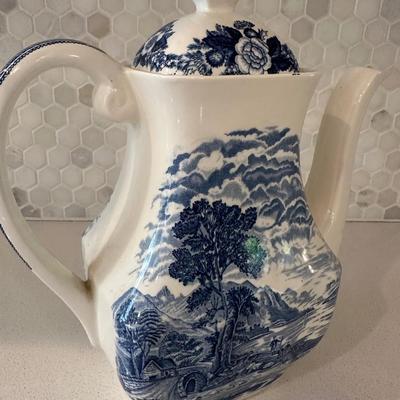 ROYAL WARWICK BLUE WHITE PITCHER