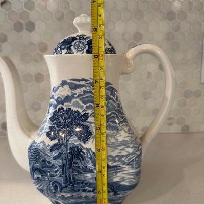 ROYAL WARWICK BLUE WHITE PITCHER