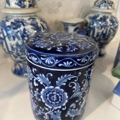 BLUE WHITE DÉCOR LOT