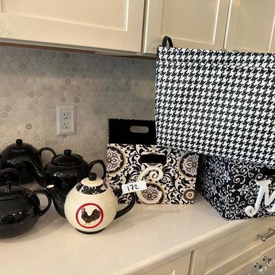 BLACK WHITE HOME DÉCOR LOT