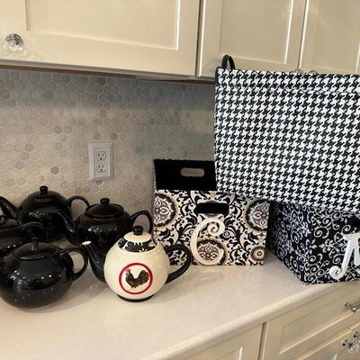 BLACK WHITE HOME DÉCOR LOT