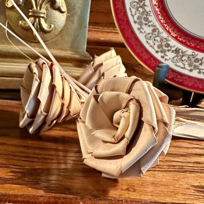 Sale Photo Thumbnail #849: SWEETGRASS ROSES, BOOKENDS, PLATE