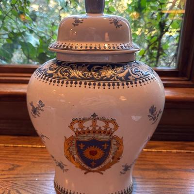CREST DECORATED GINGER JAR