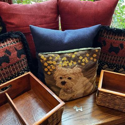 PILLOWS, STORAGE LOT