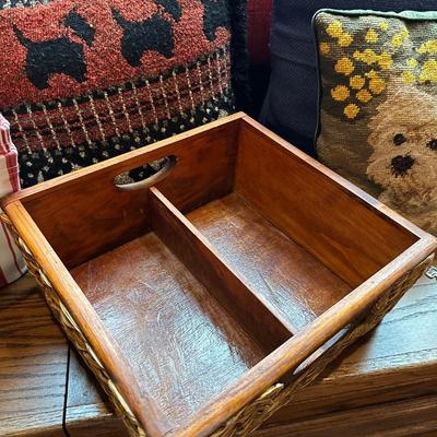 Sale Photo Thumbnail #1024: PILLOWS, STORAGE ITEMS