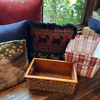 PILLOWS, STORAGE LOT
