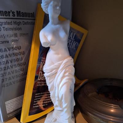 "Venus Di Milo" Statuette